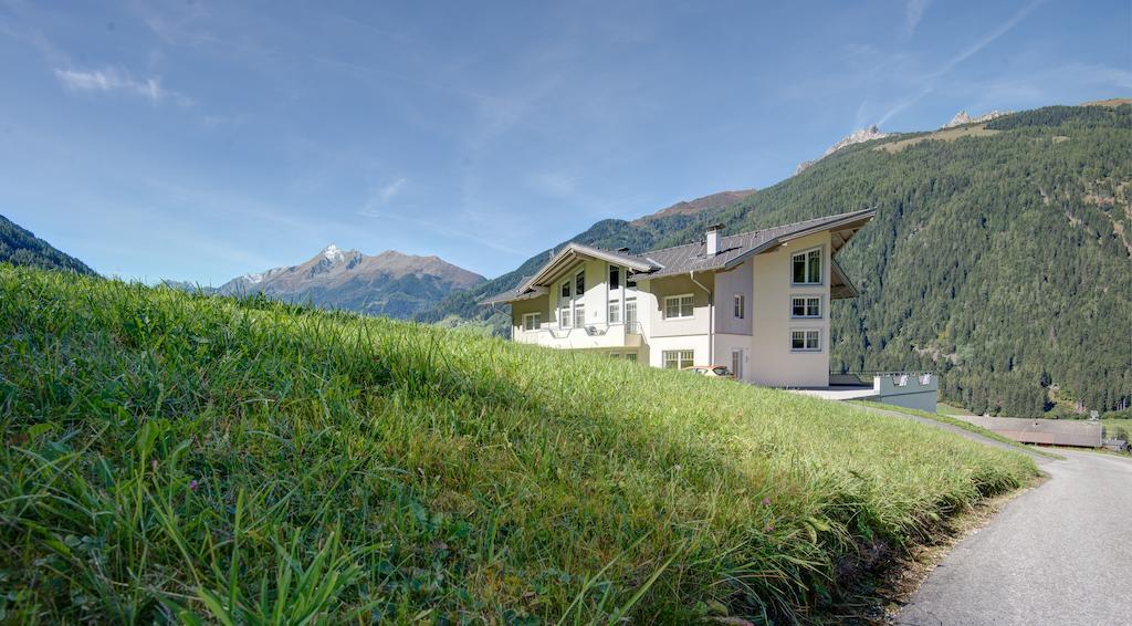 Appartementhaus Pinnisblick Neustift im Stubaital Eksteriør bilde