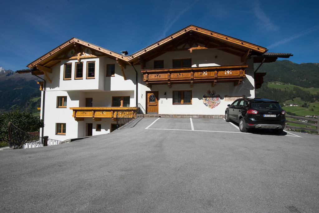 Appartementhaus Pinnisblick Neustift im Stubaital Eksteriør bilde